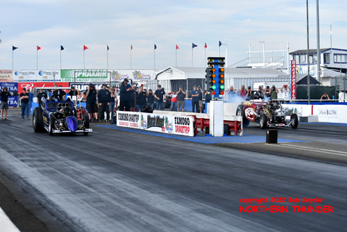 Pete Peterson - 'The Wanderer' - AA/FA (left lane) vs 
Brian Hope - 'Pure Hell' - AA/FA (right lane)